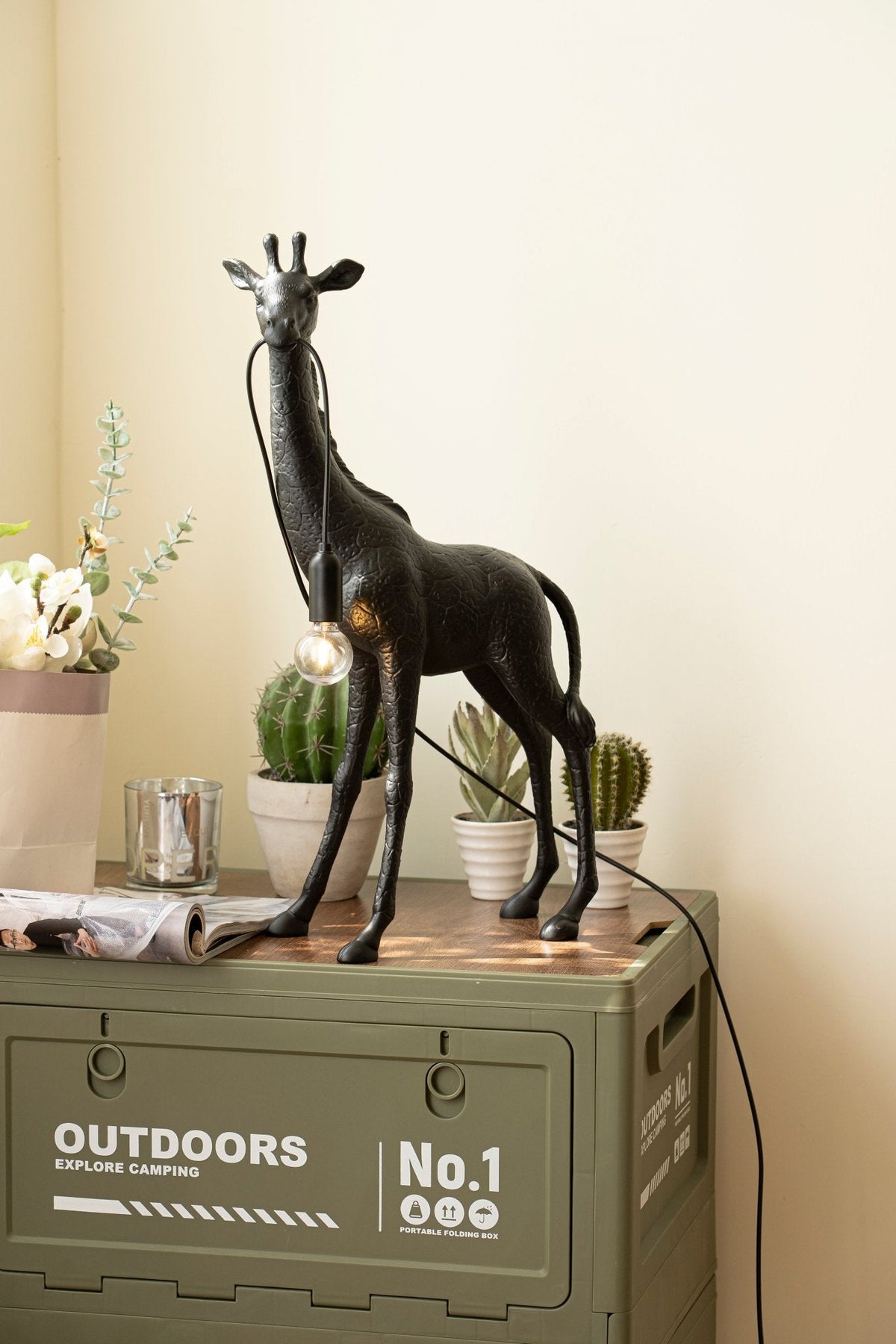 Giraffe Royale Sculpture Floor Lamp