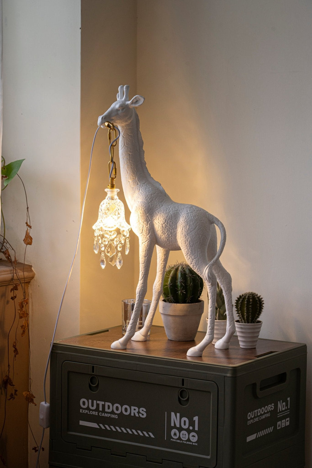 Giraffe Royale Sculpture Floor Lamp