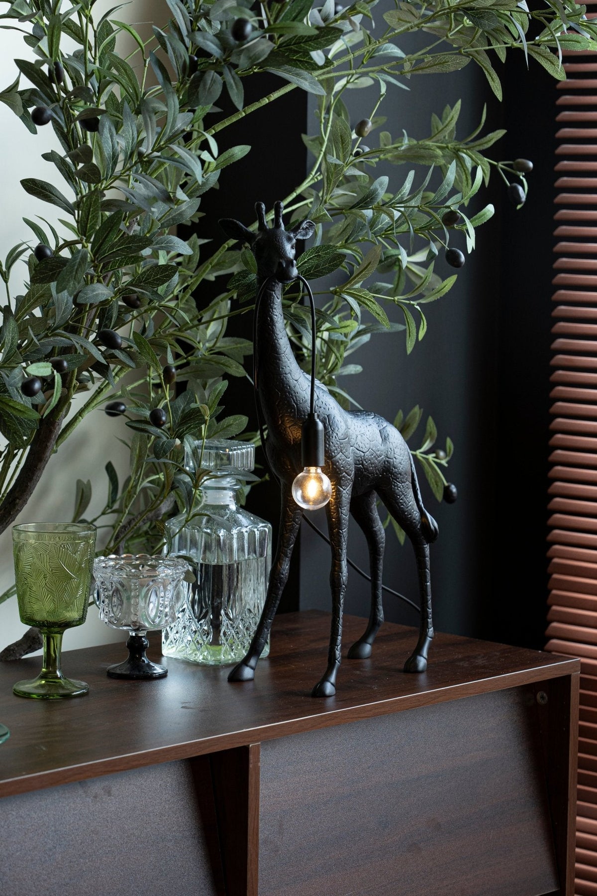 Giraffe Royale Sculpture Floor Lamp