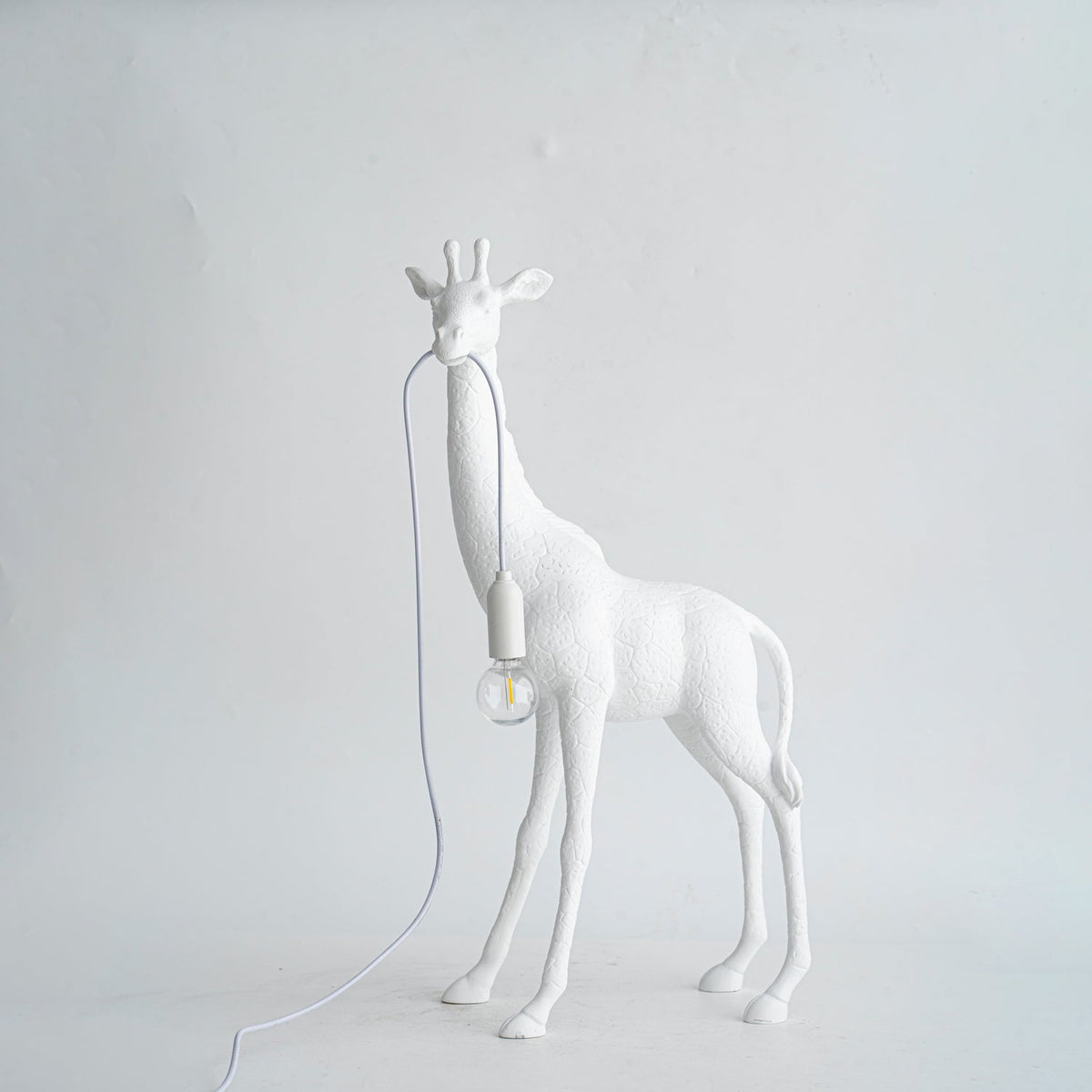 Giraffe Royale Sculpture Floor Lamp