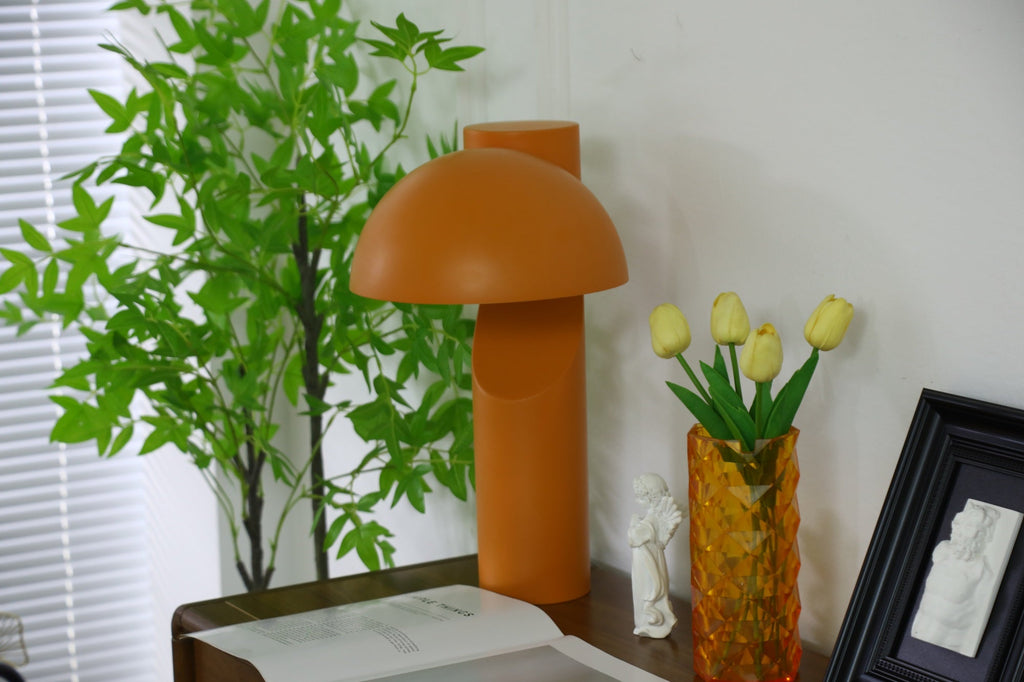 Arcora Minimalist Table Lamp
