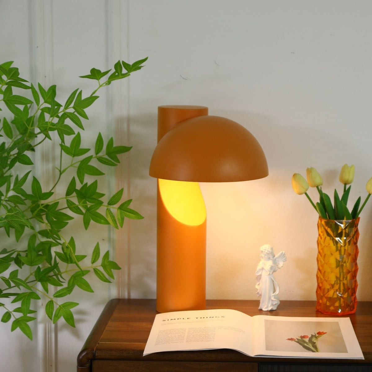 Arcora Minimalist Table Lamp