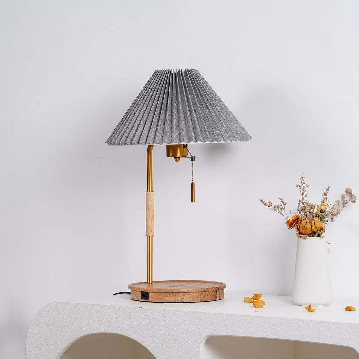 Pleated Retro Wooden Table Lamp