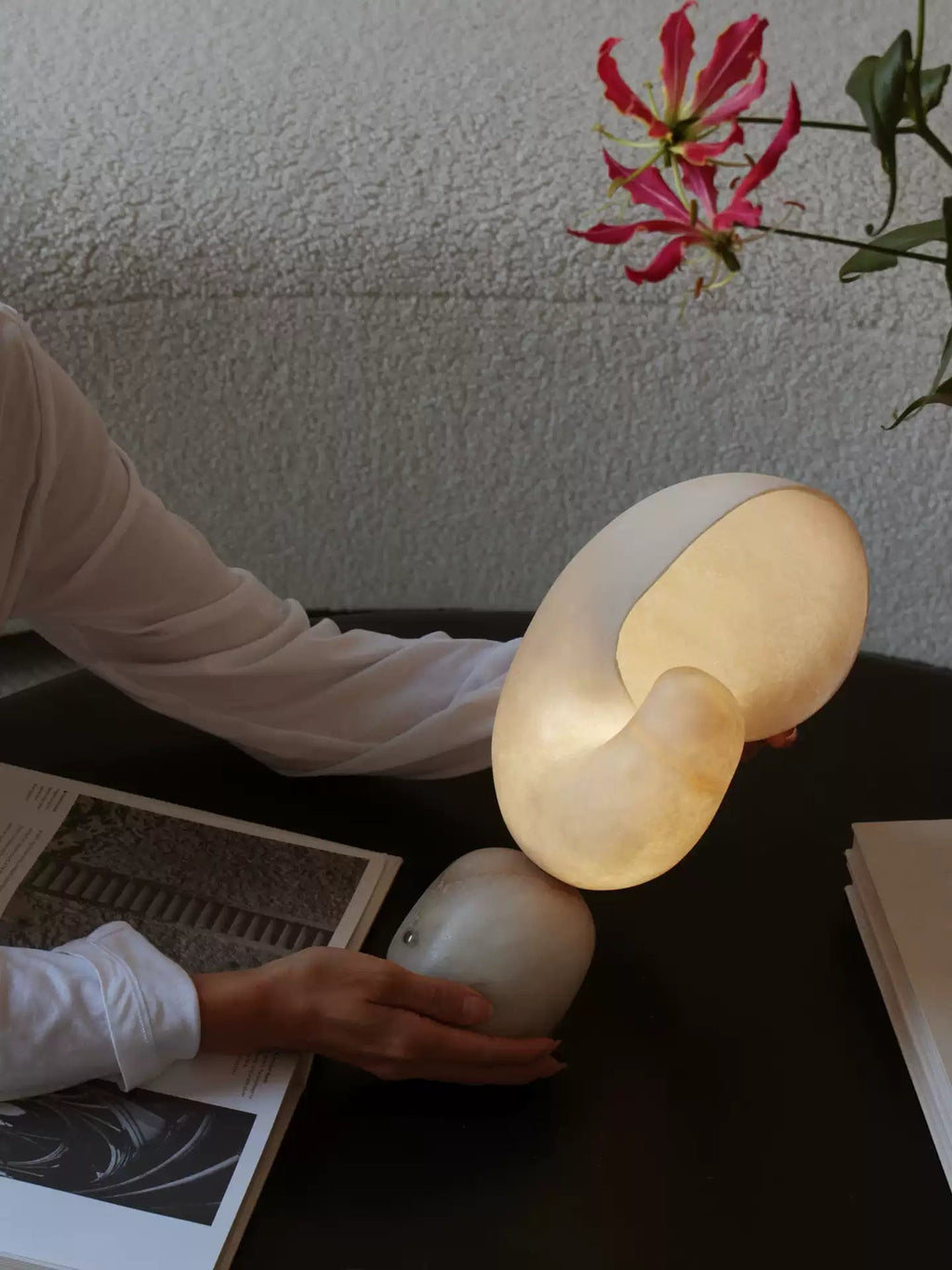 Lumora Shell Table Lamp