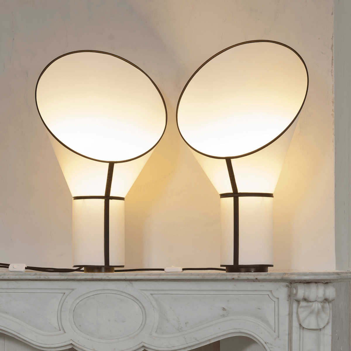 Artful Outline Table Lamp