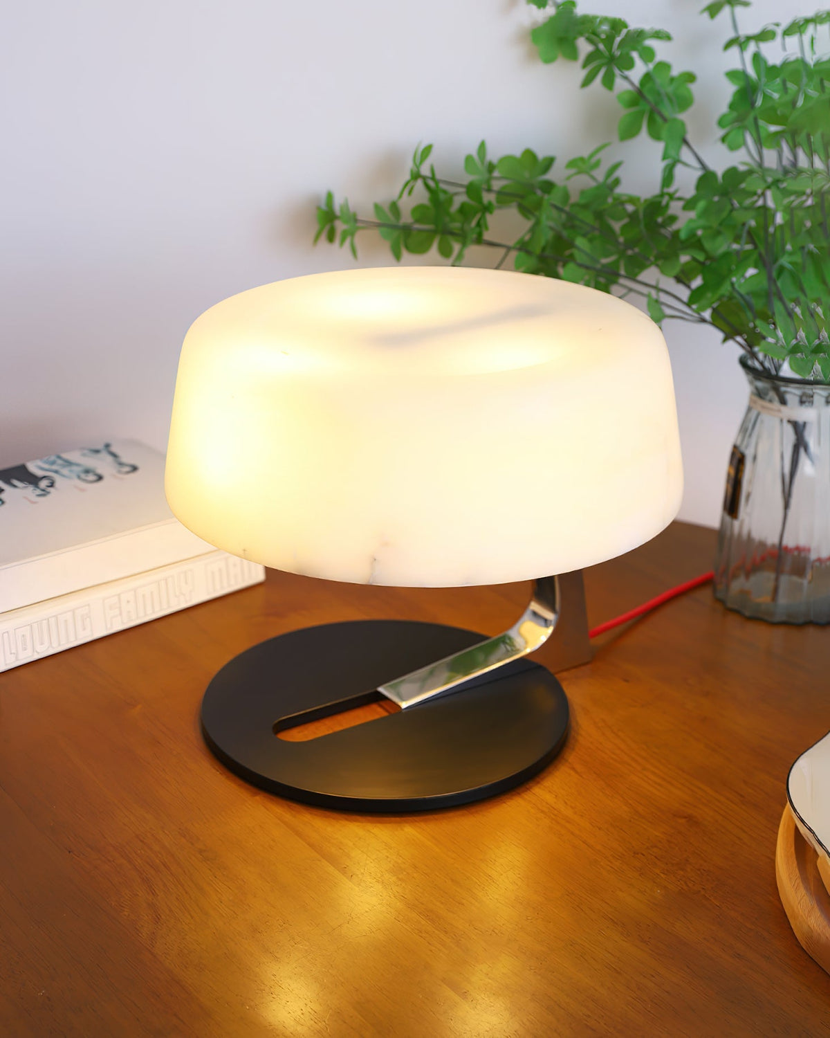 Comete Alabaster Table Lamp