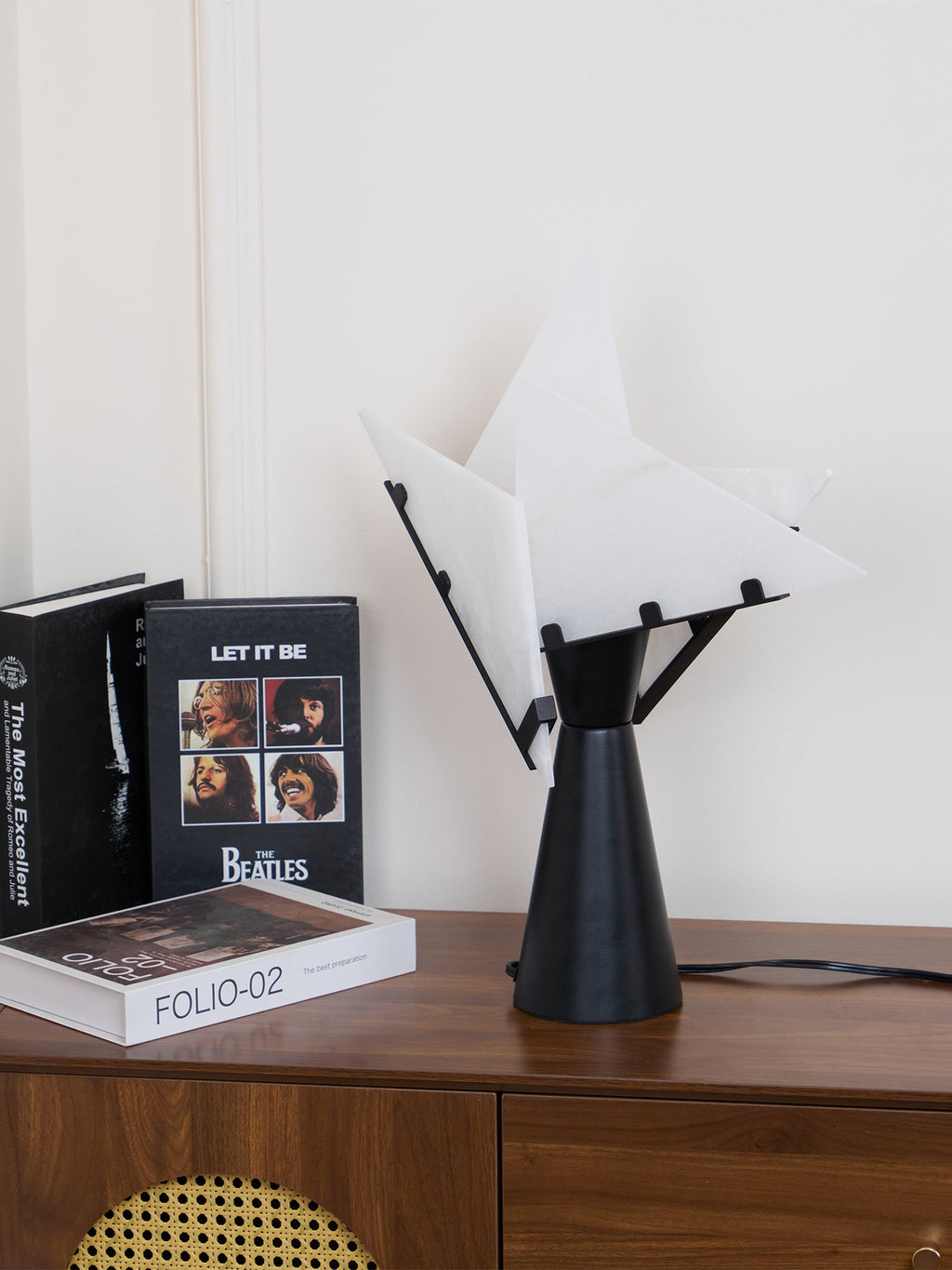 Alabaster Petal Table Lamp