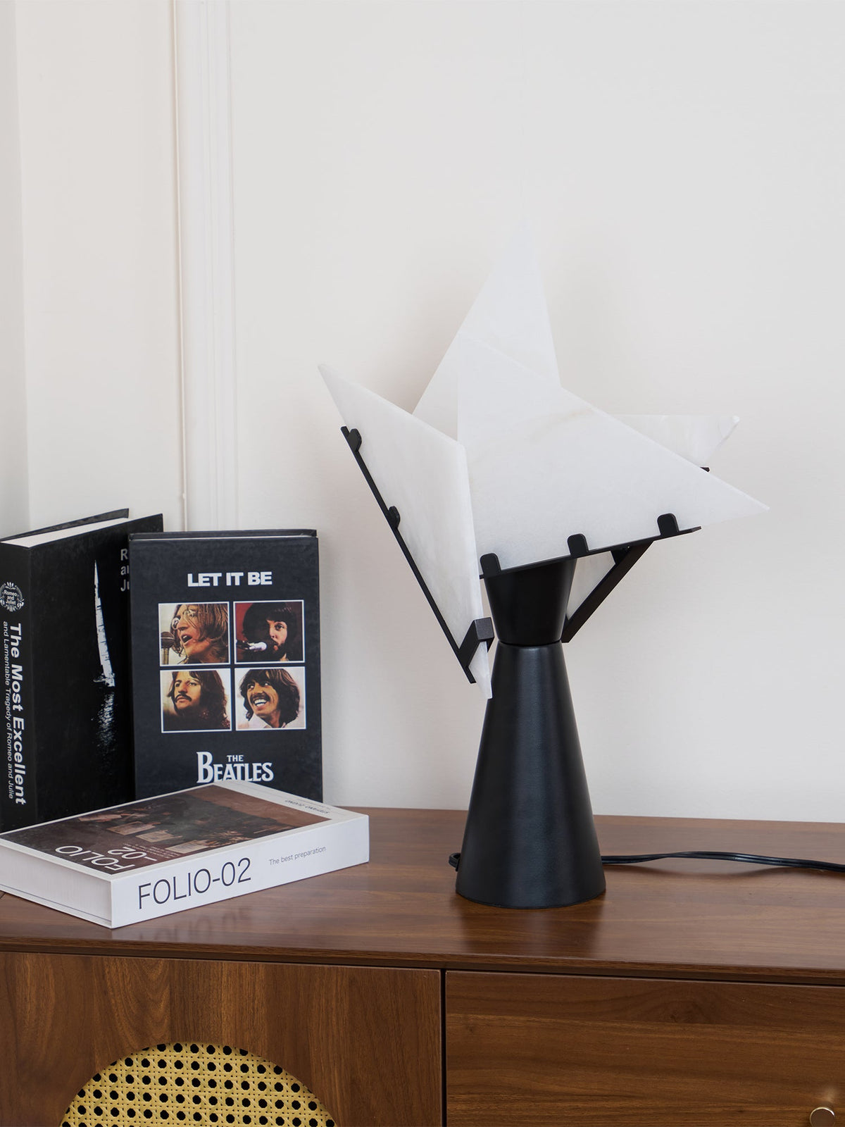 Alabaster Petal Table Lamp