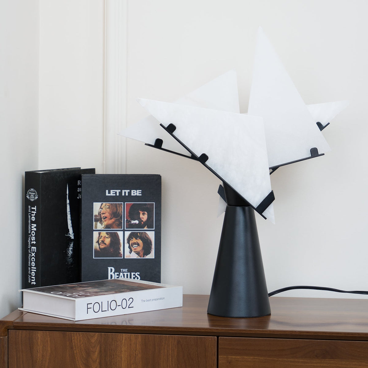 Alabaster Petal Table Lamp