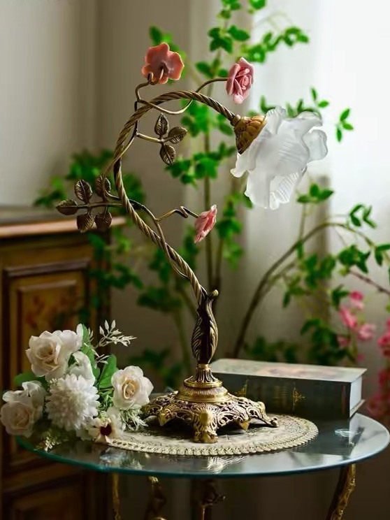 Campanella Vintage Rose Table Lamp