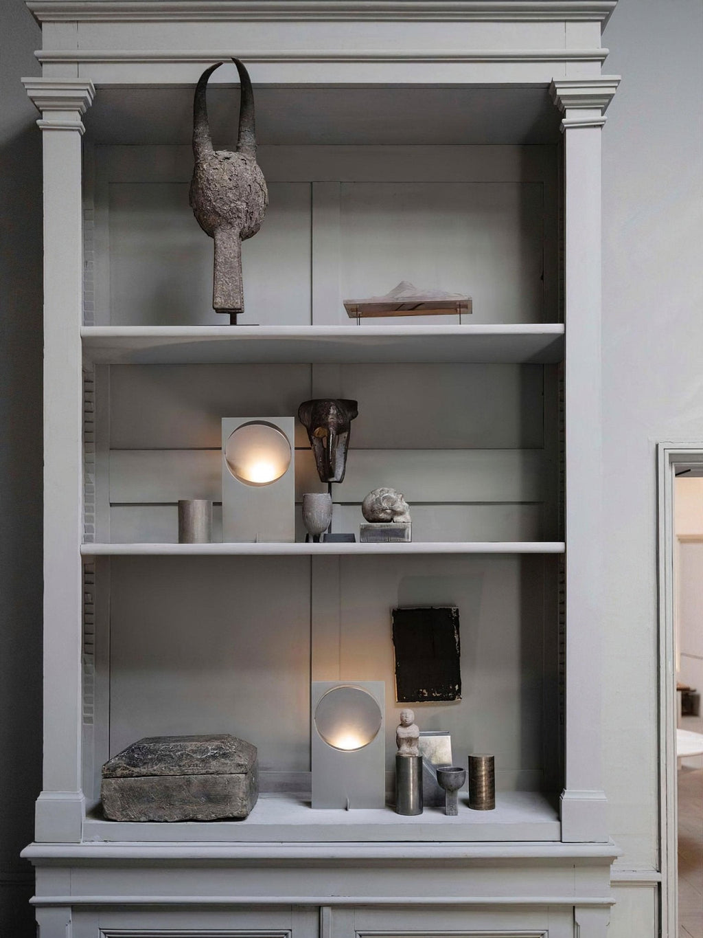 Axis Rotating Disc Table Lamp