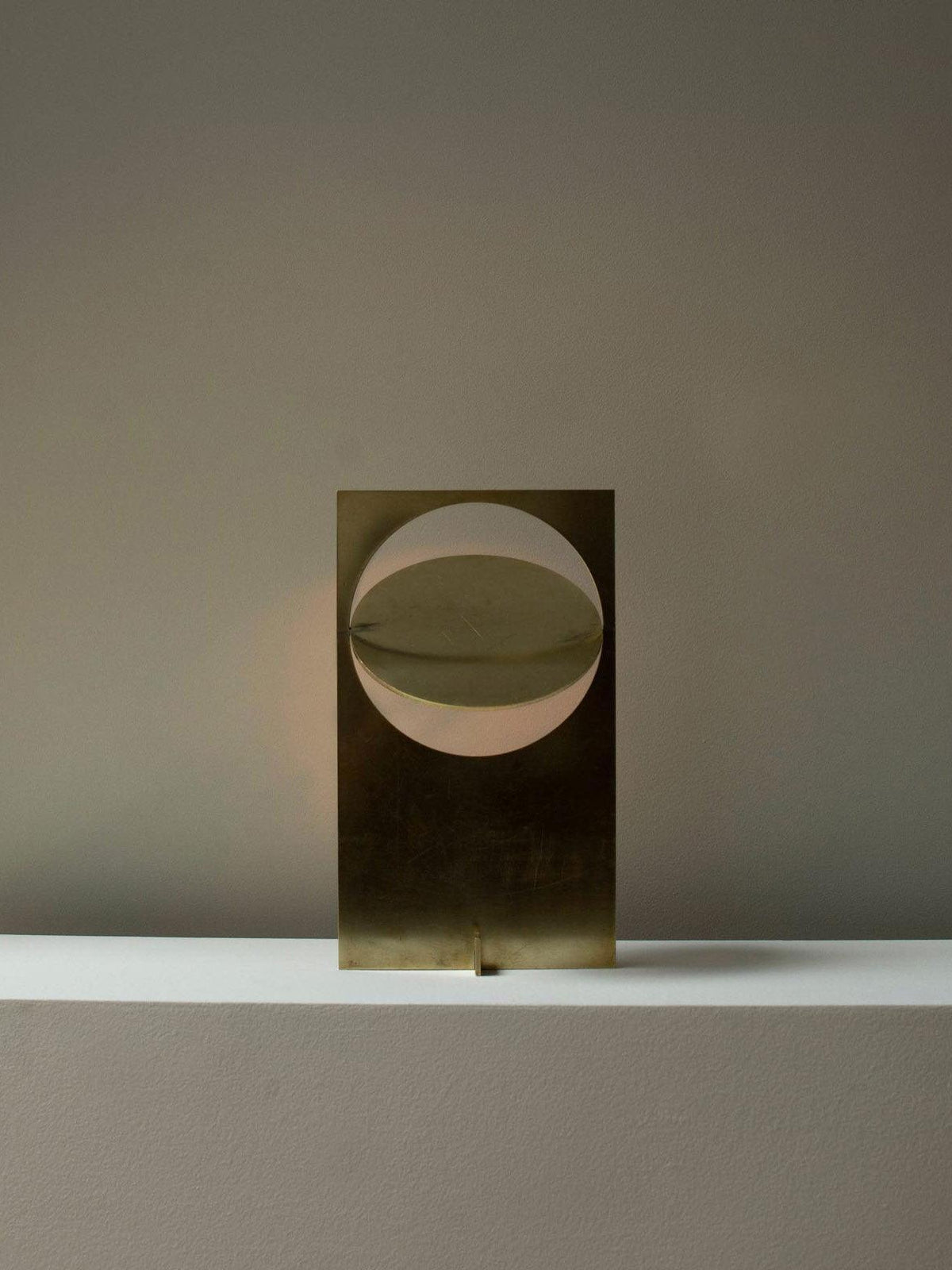 Axis Rotating Disc Table Lamp