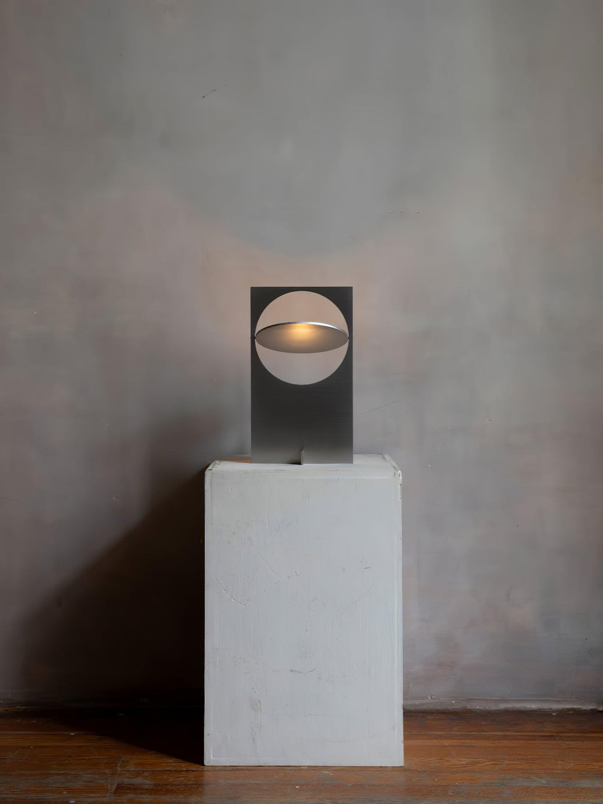 Axis Rotating Disc Table Lamp