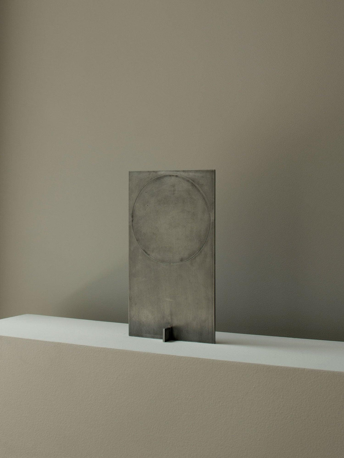 Axis Rotating Disc Table Lamp