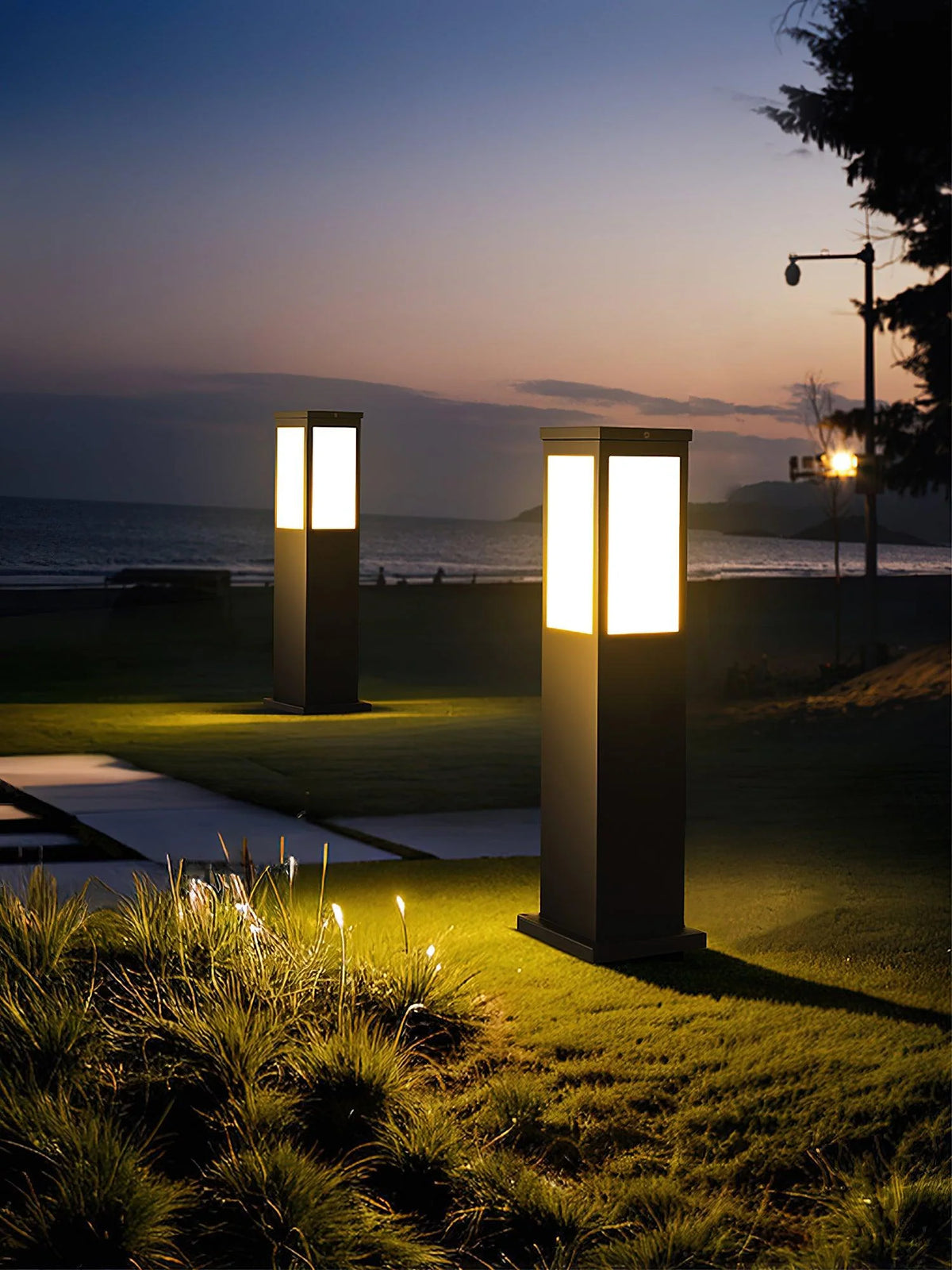 Lantern Column Solar Bollard Light