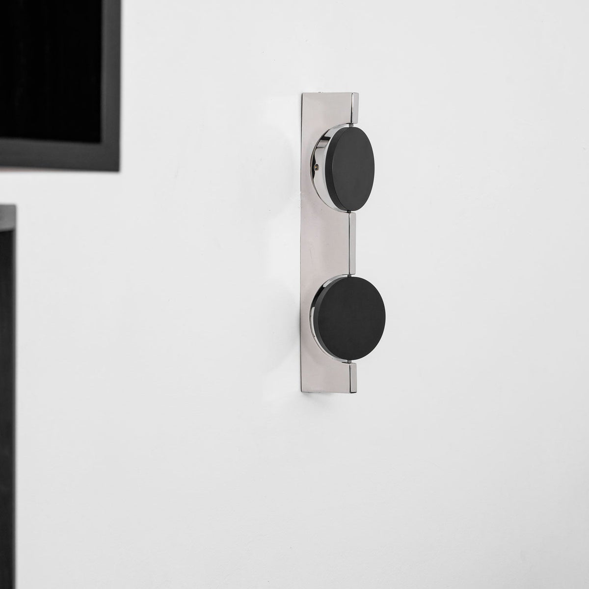 Kinetic Shadow Wall Lamp