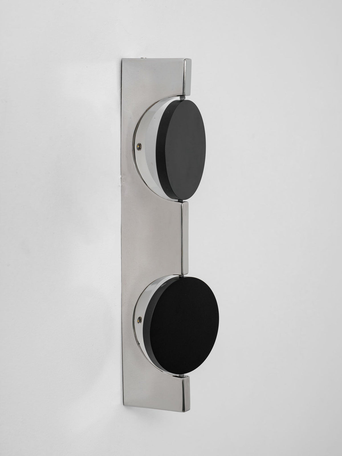 Kinetic Shadow Wall Lamp