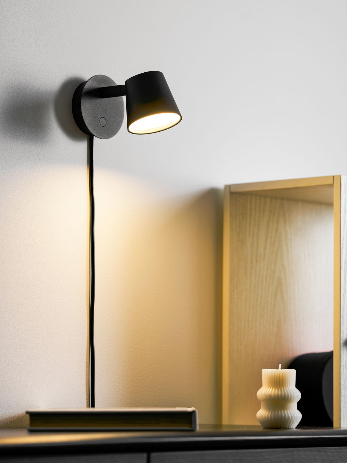 Tip Plug-In Wall Lamp