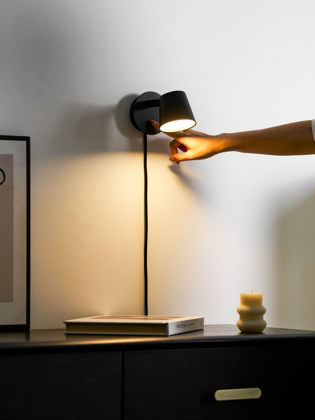 Tip Plug-In Wall Lamp