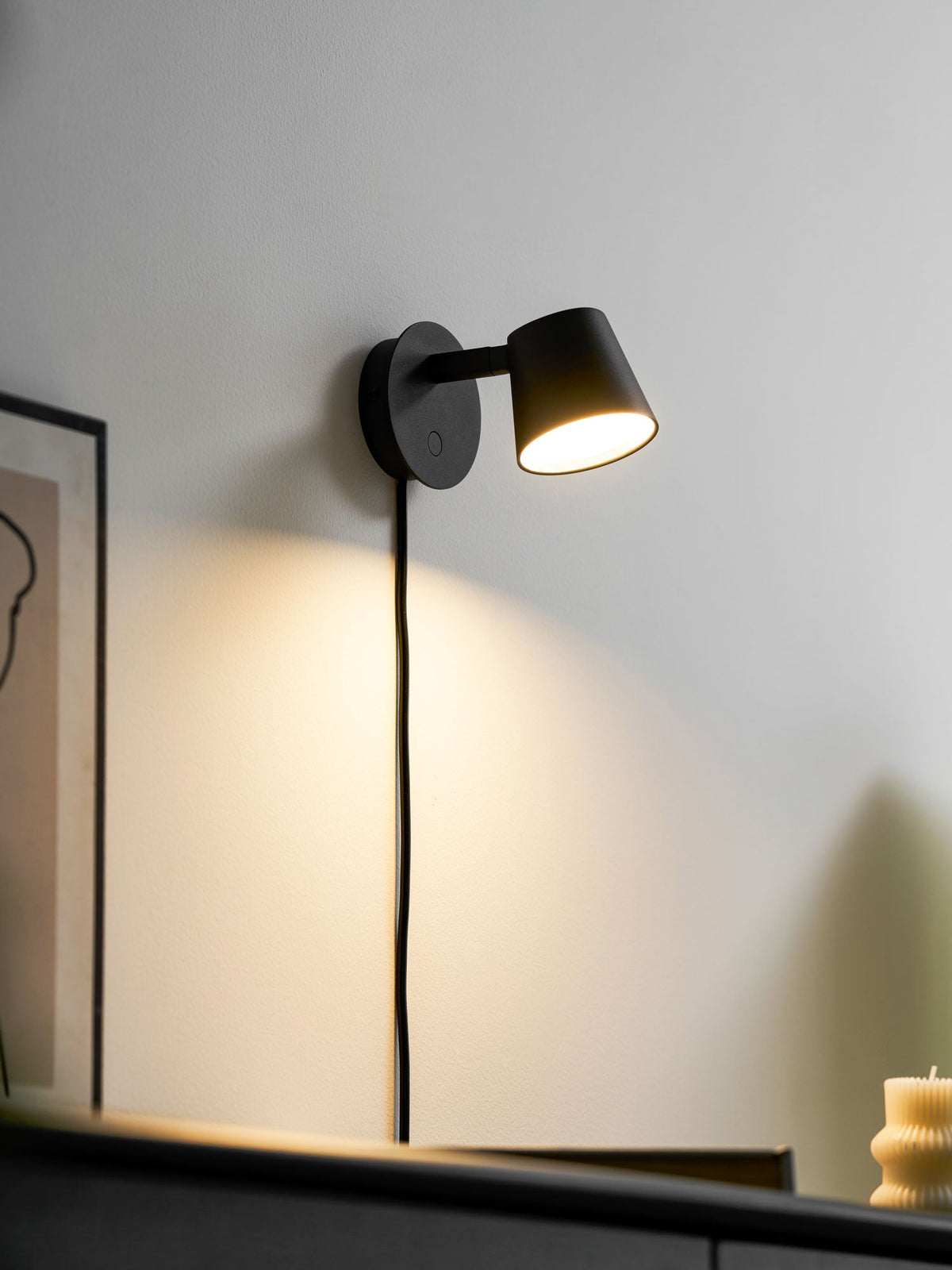 Tip Plug-In Wall Lamp