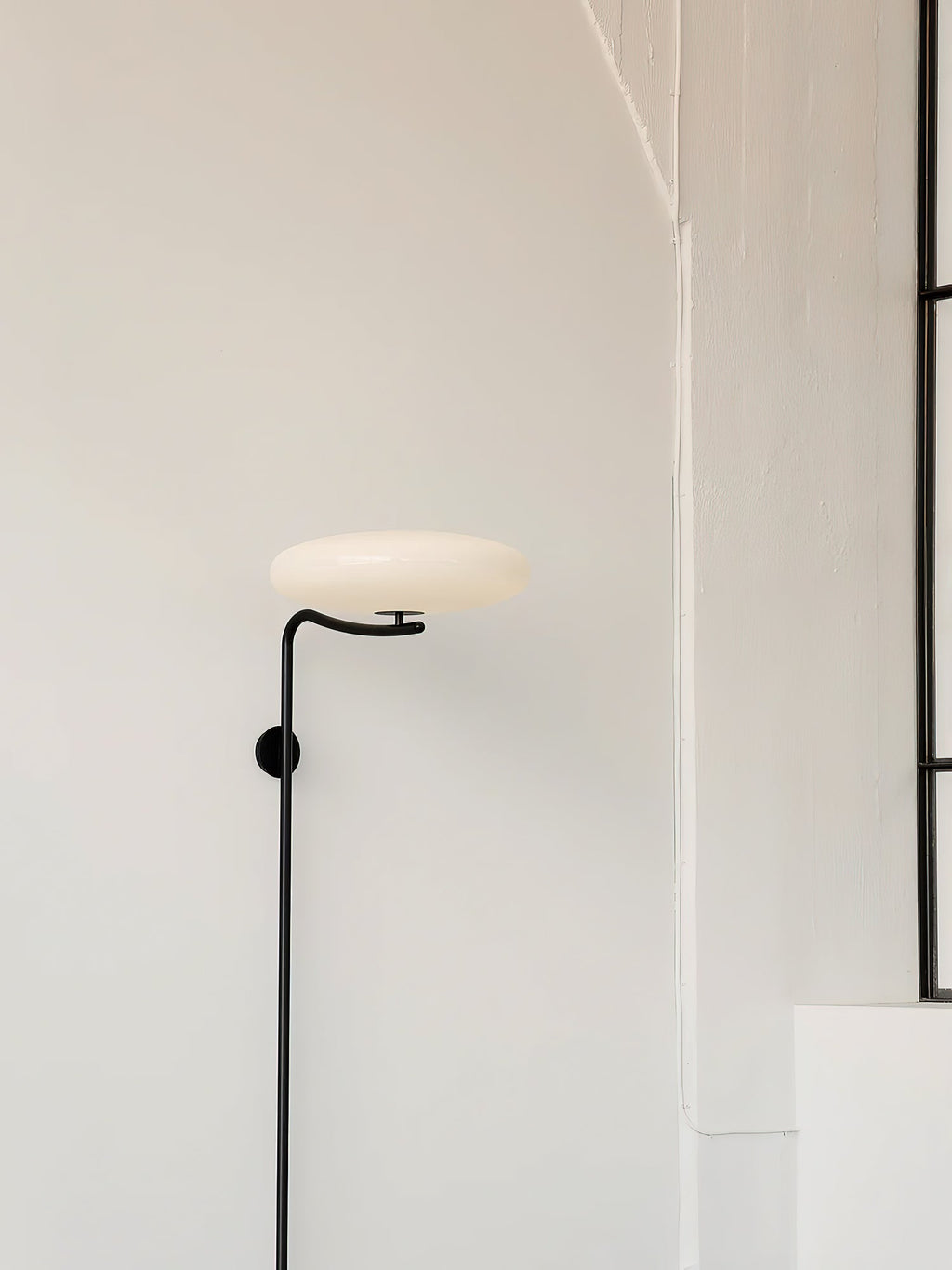 Arc Wall Lamp