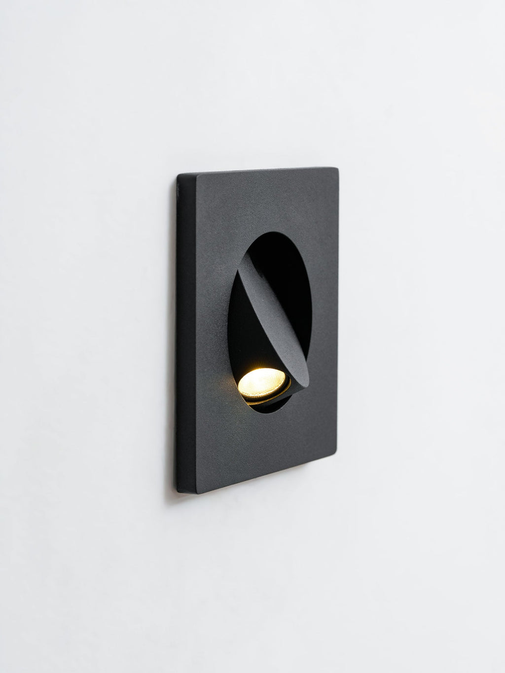 Minimalist Recessed Rotatable Sconce