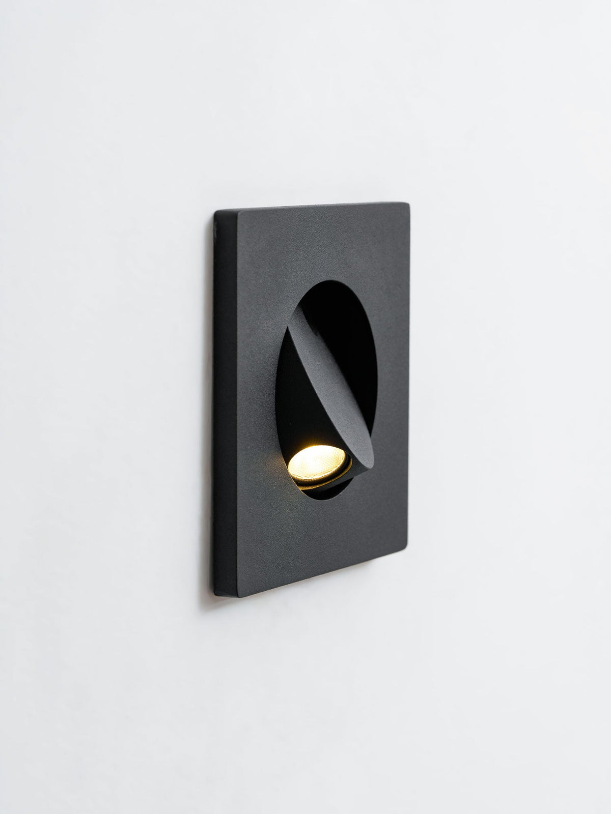 Minimalist Recessed Rotatable Sconce