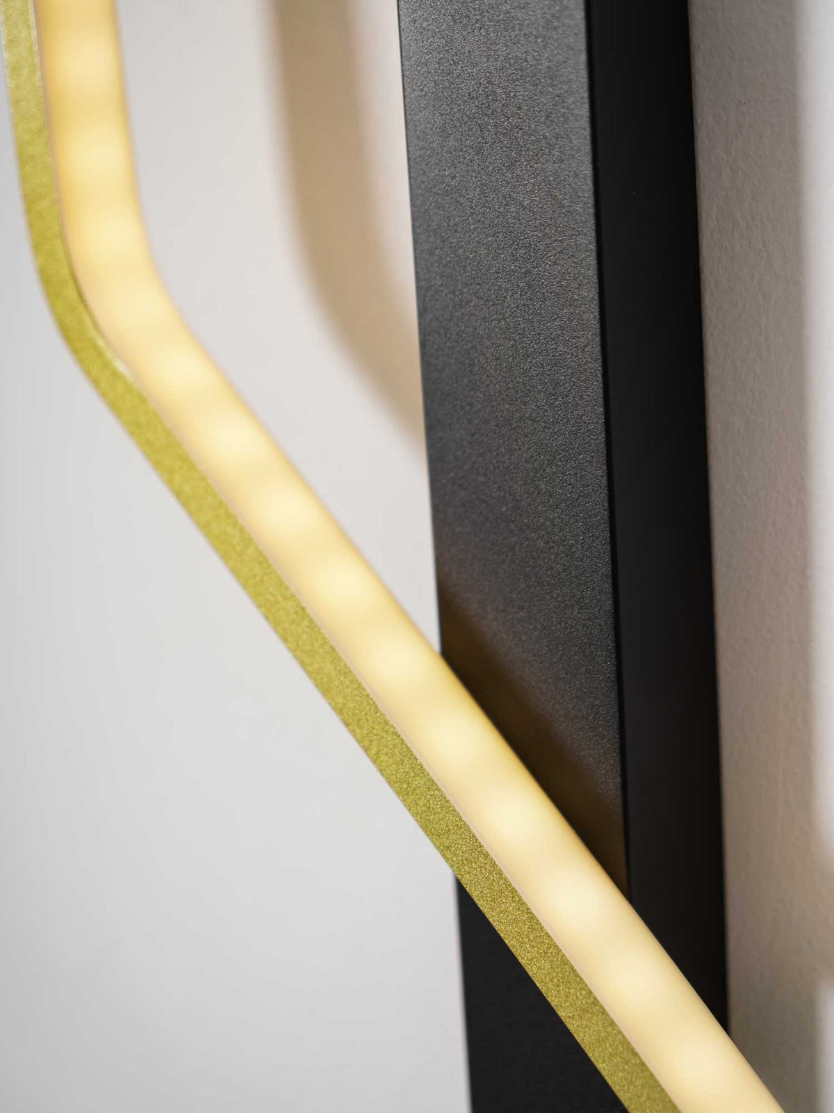 Echelon Wall Light