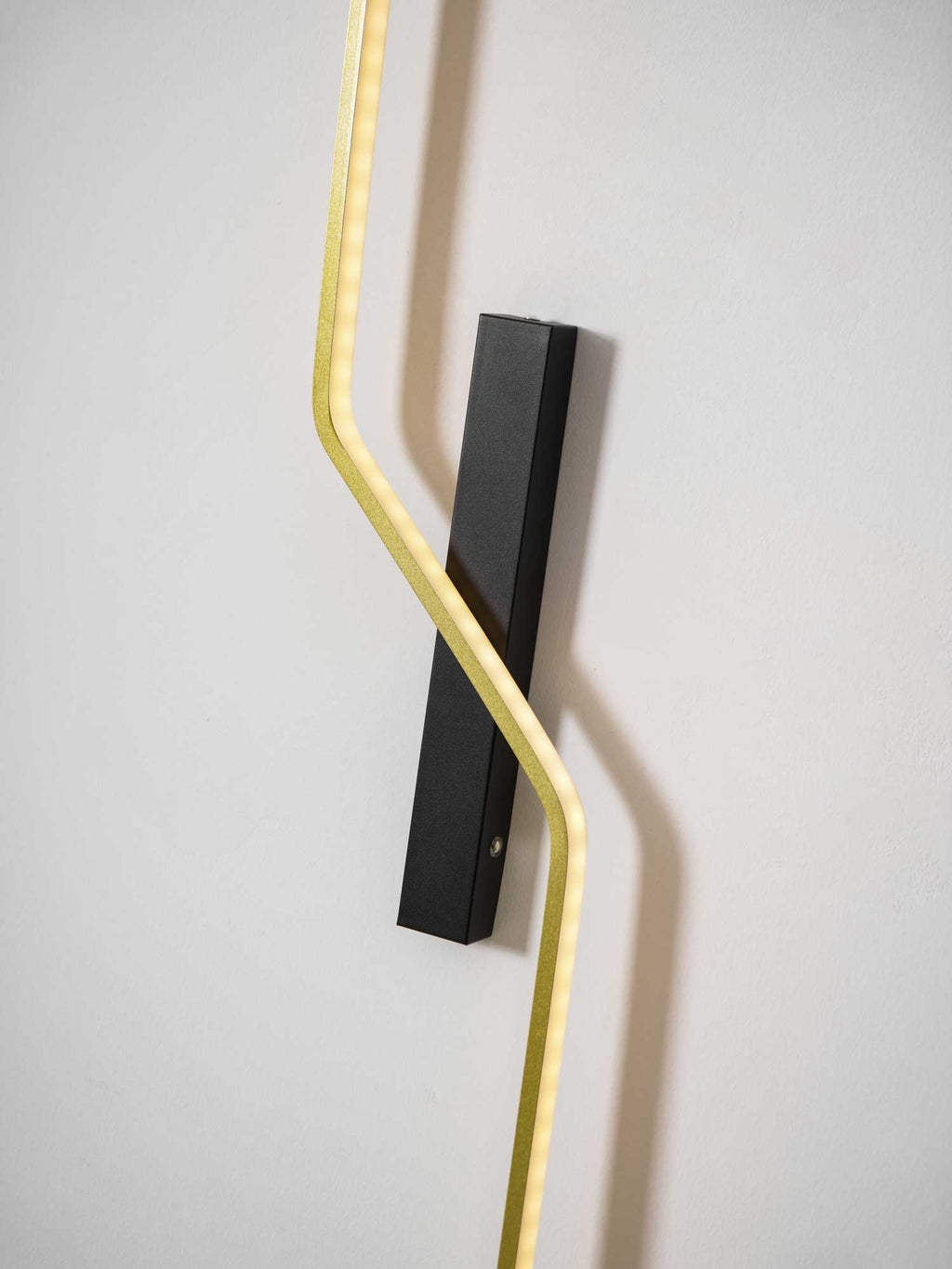 Echelon Wall Light