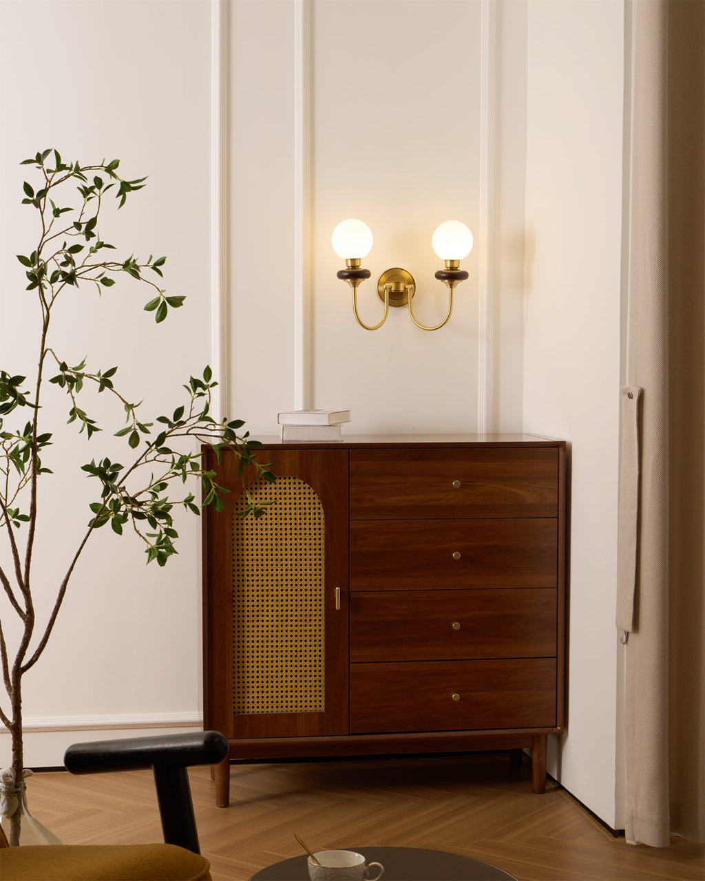 Bellevue Wall Lamp