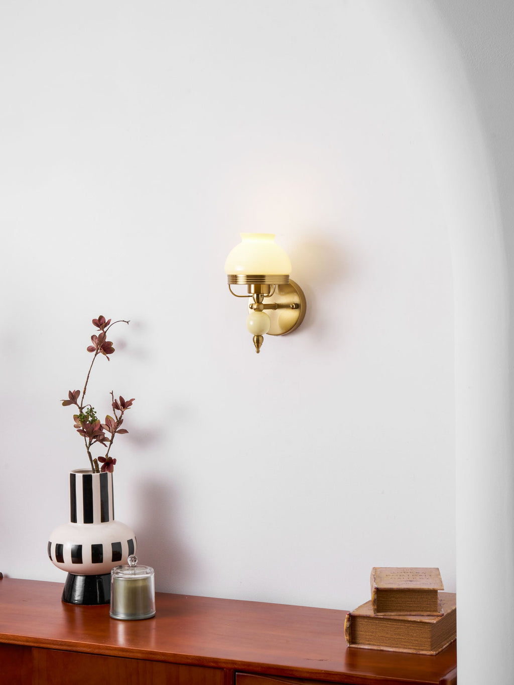 Loa Glass Wall Lamp