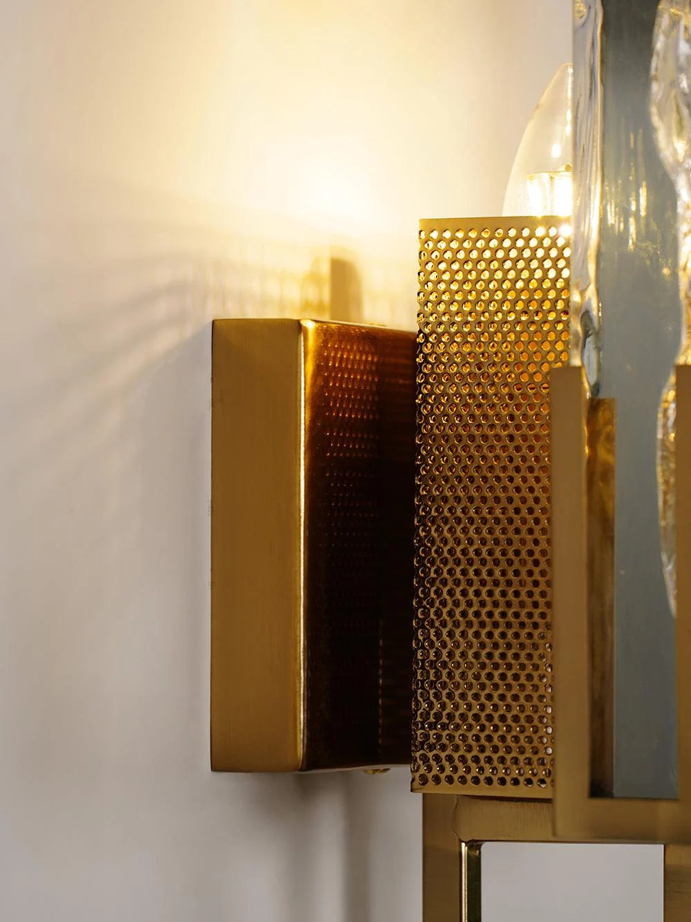 Ice Crystal Wall Lamp