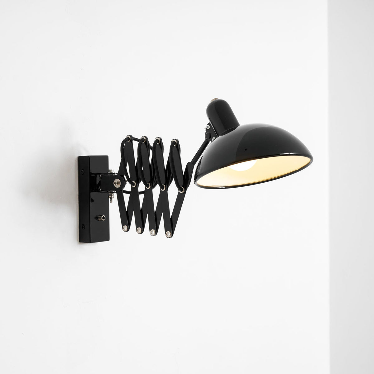 Maxon Adjustable Spring Wall Lamp