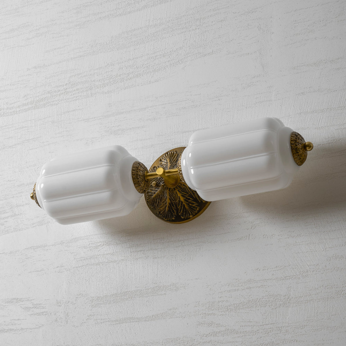 Elliot Glass Wall Sconce