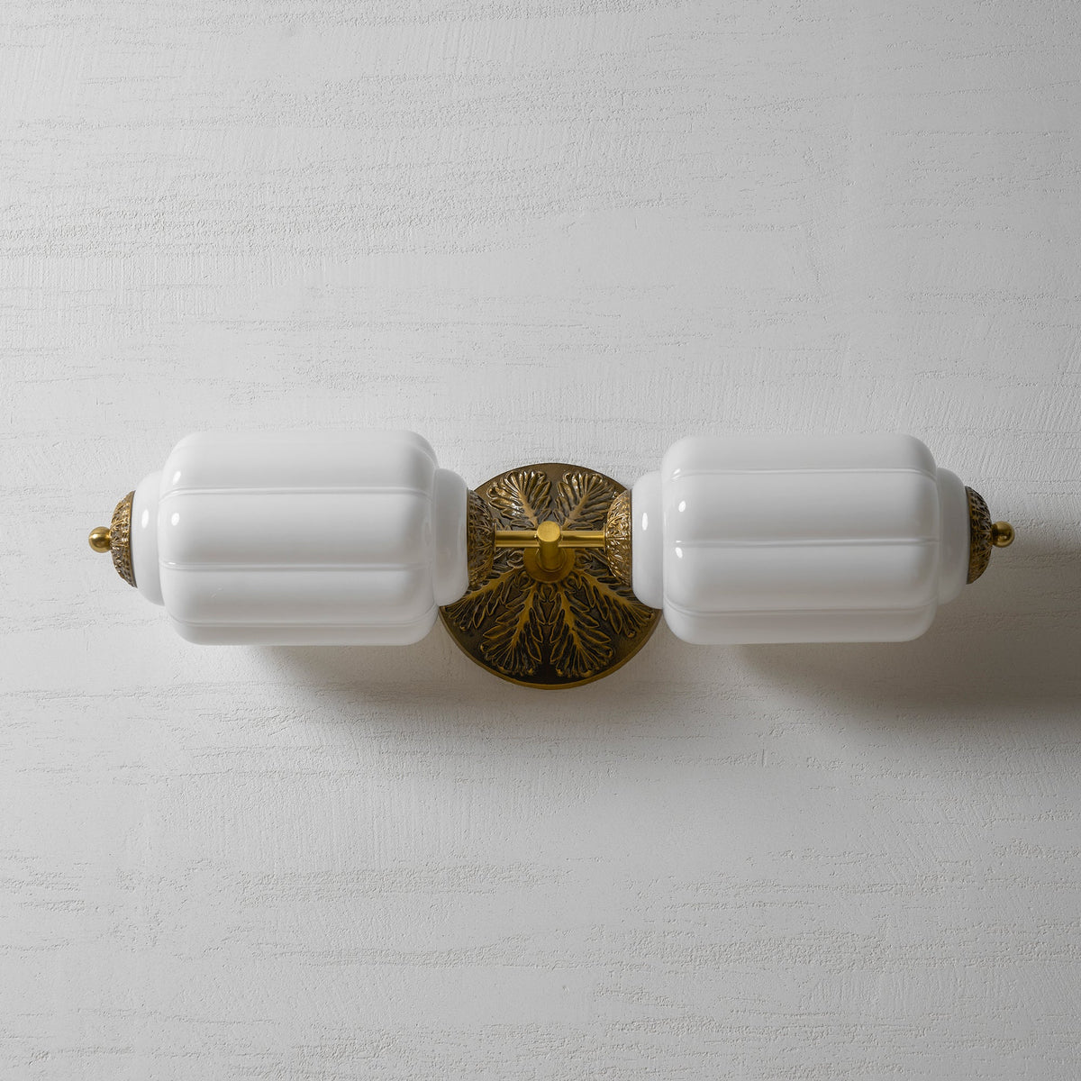 Elliot Glass Wall Sconce
