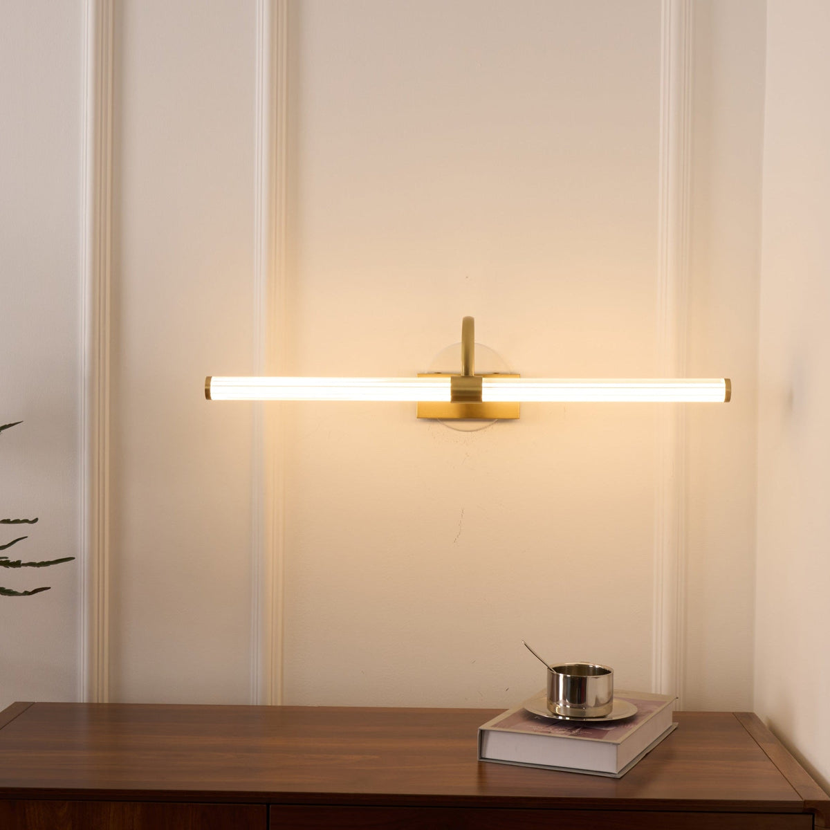 Avery Wall Light