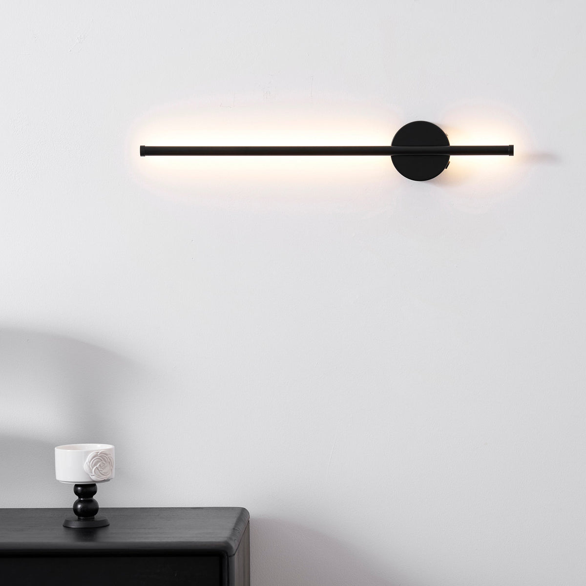 Linear Rechargeable Wall Lamp